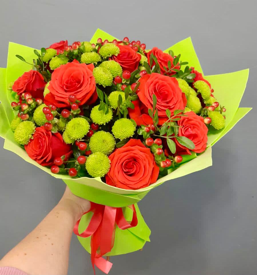 Букет цветов из: Хризантемы и Розы в Решетниково