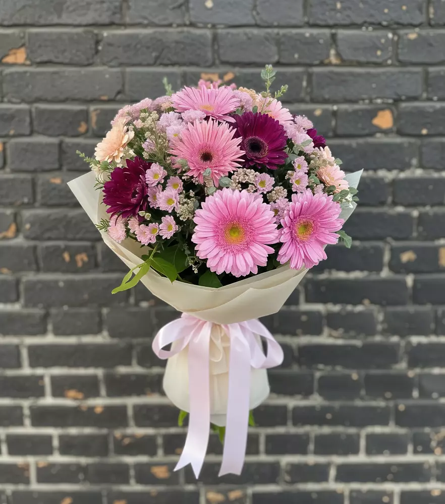 Букет цветов из: Герберы и Хризантемы в Решетниково