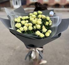 Букет Белые кустовые розы Солинеро в Решетниково