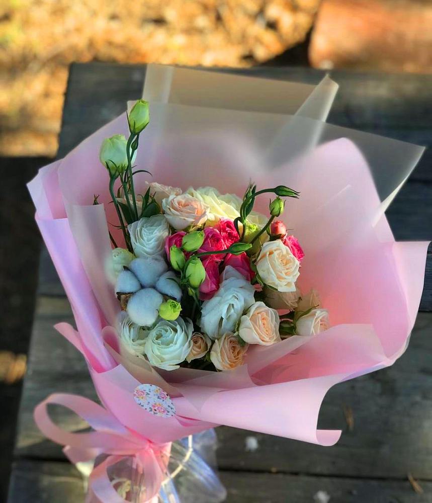 Букет цветов из: Розы и Лизиантусы в Решетниково