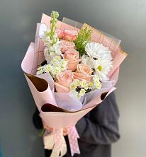 Букет цветов из:  Хризантемы и Розы в Решетниково