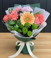 Букет цветов из:  Гвоздики, Розы, Герберы и Хризантемы в Решетниково