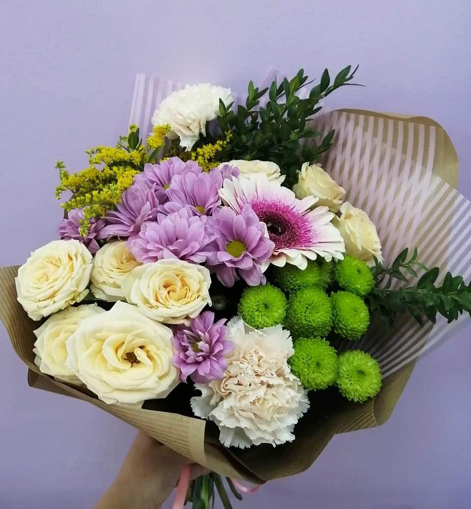 Букет цветов из: Хризантемы, Розы, Гвоздики и Герберы в Решетниково