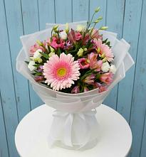 Букет цветов из:  Герберы, Альстромерии и Лизиантусы в Решетниково