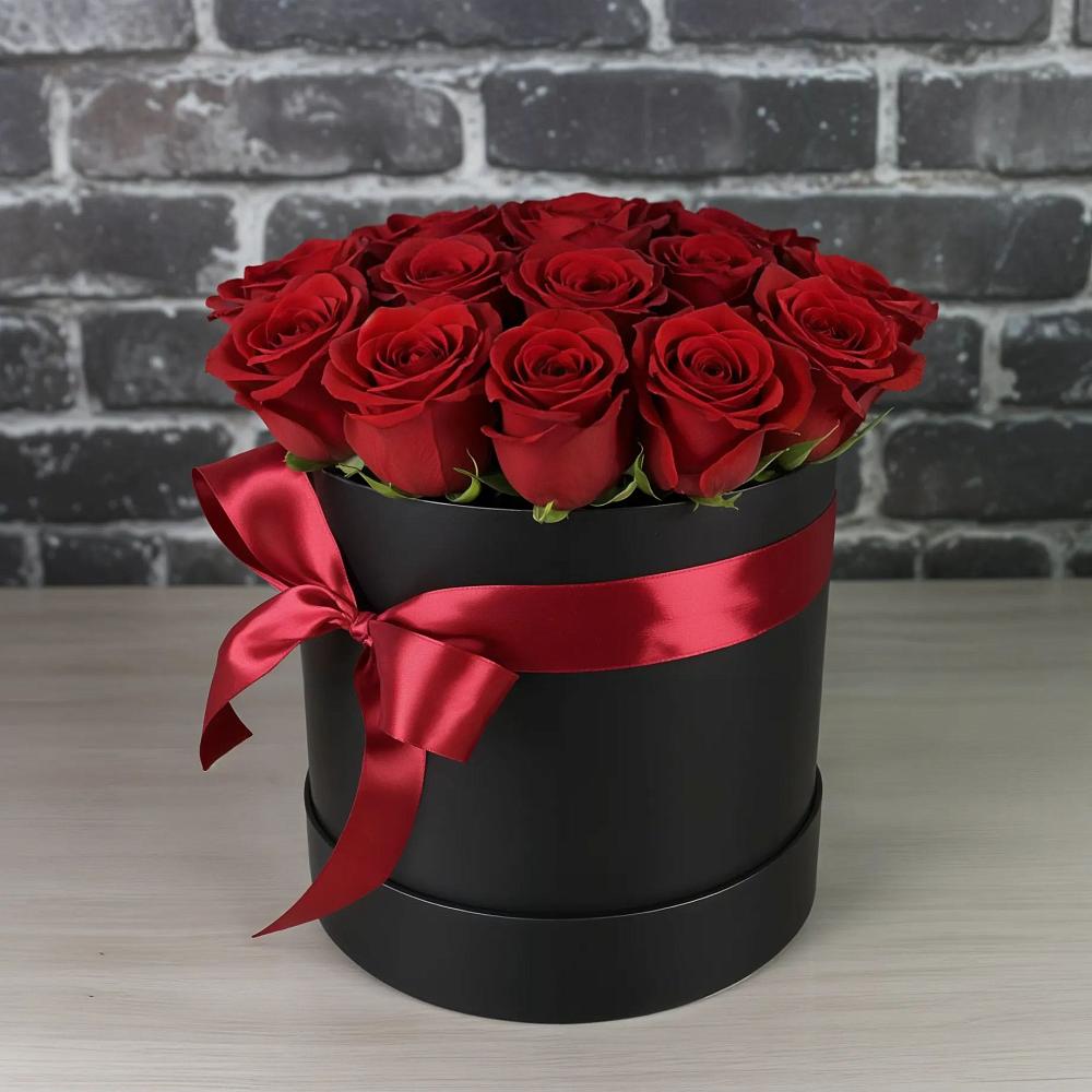 Цветочная композиция из Розы в шляпной коробке в Решетниково