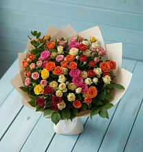 Букет Микс из разноцветных кустовых роз в Решетниково